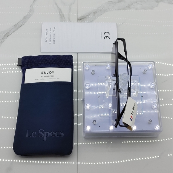 Le Specs The Prince Aviator Sunglasses - Picture 5 of 8